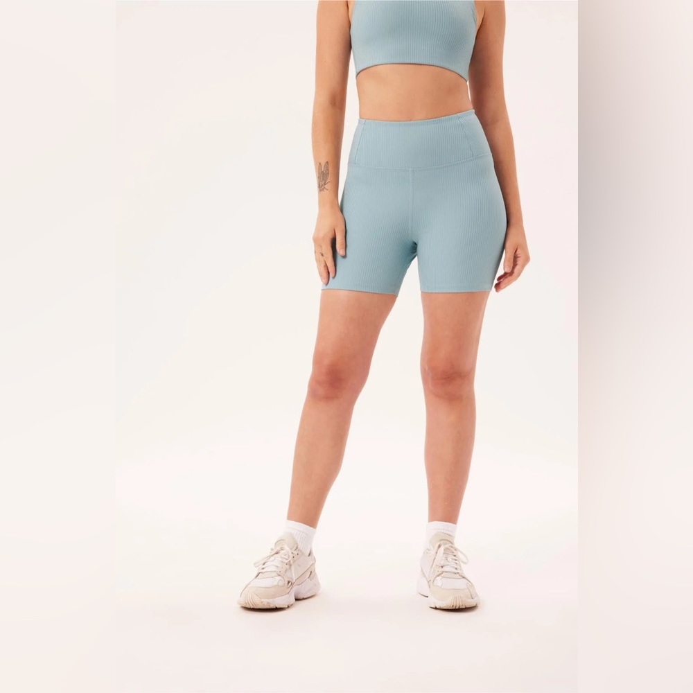 Girlfriend collective Mist RIB high-rise run shorts | M